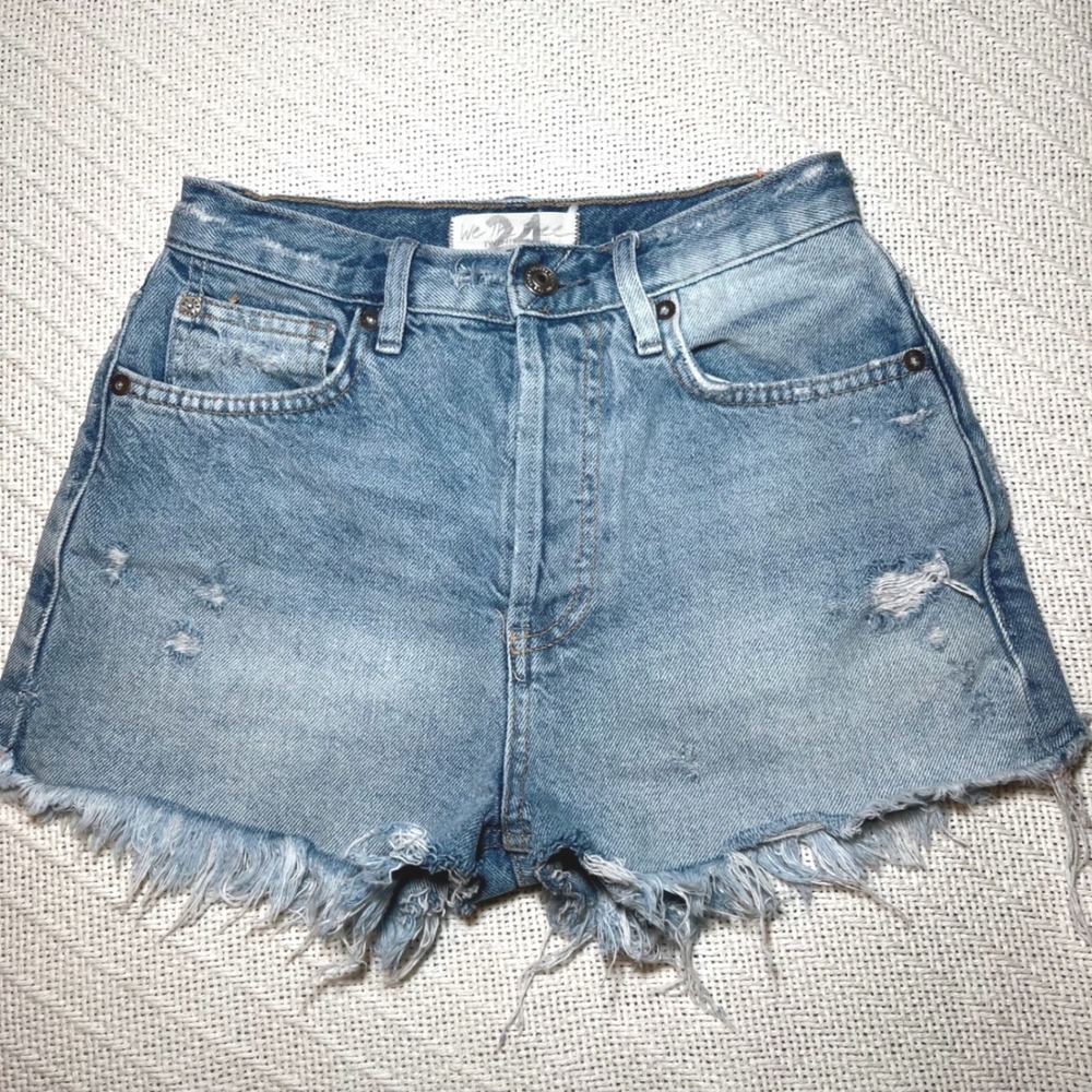 Free People We The Free Makai Cut Off Distressed Denim Shorts Light Wash 24